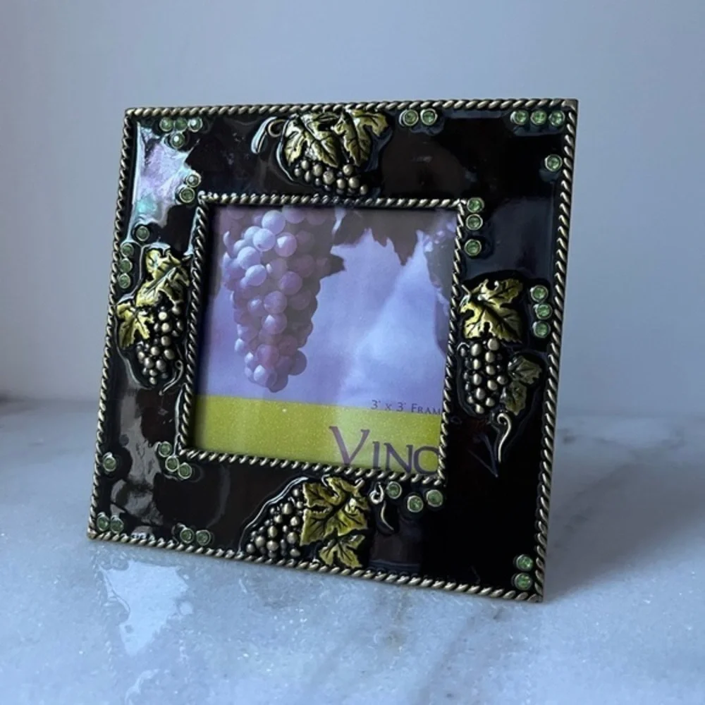 Vintage enamel grape design picture frame for 3”c3” photo